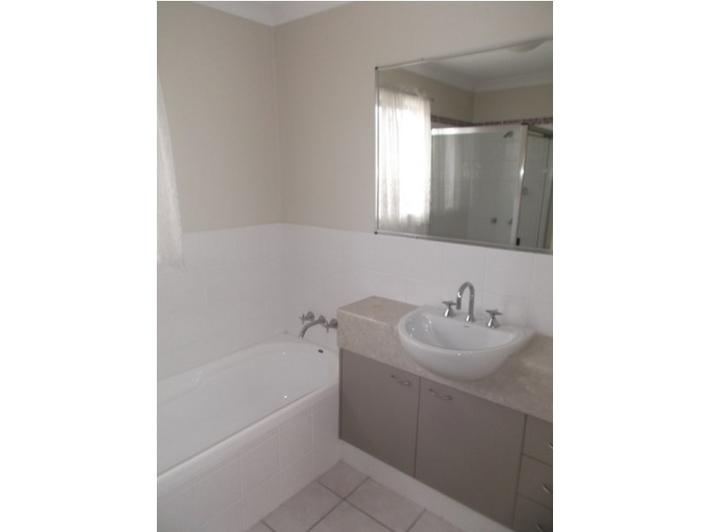 1/9 Government Road, Labrador QLD 4215