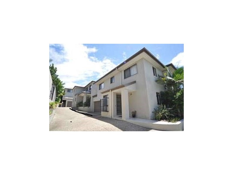 1/9 Government Road, Labrador QLD 4215