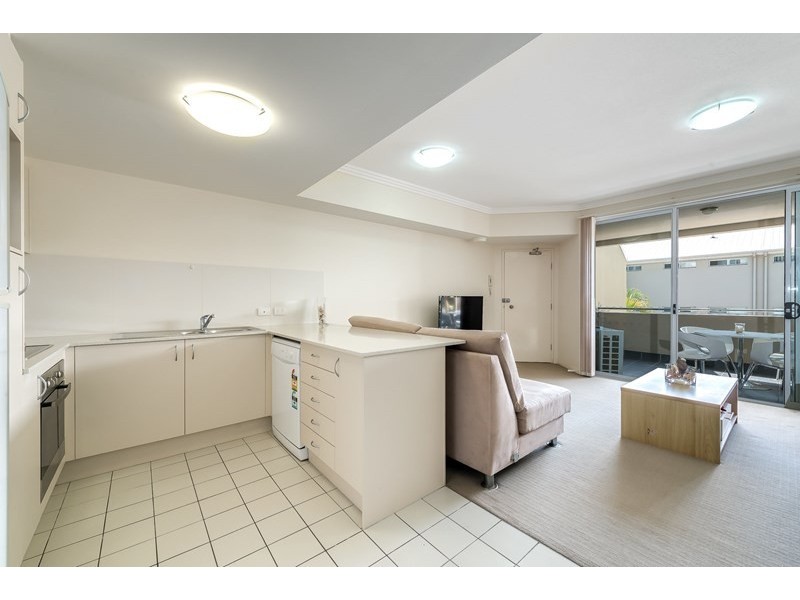 13/6-10 Rose Street, Southport QLD 4215