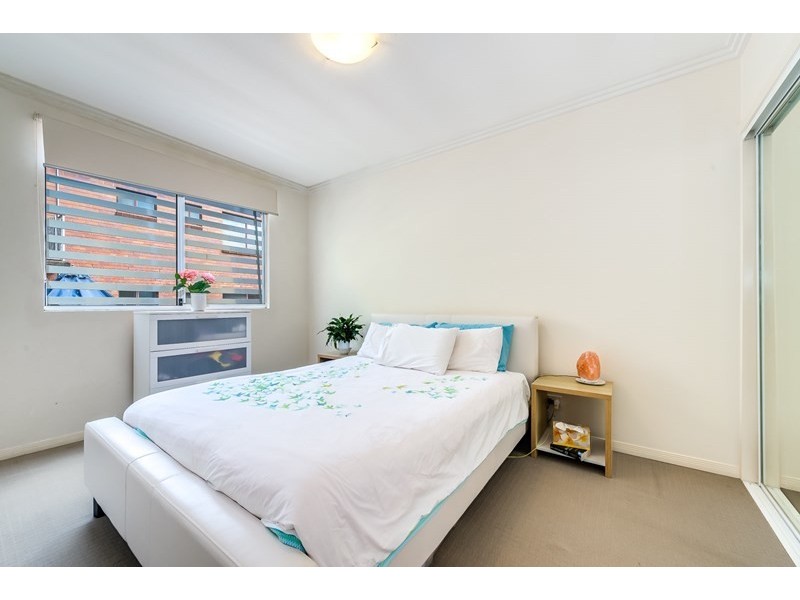 13/6-10 Rose Street, Southport QLD 4215