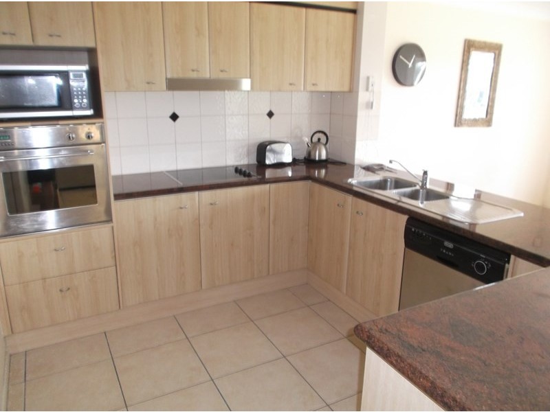 87/88-98 Limetree Parade, Runaway Bay QLD 4216