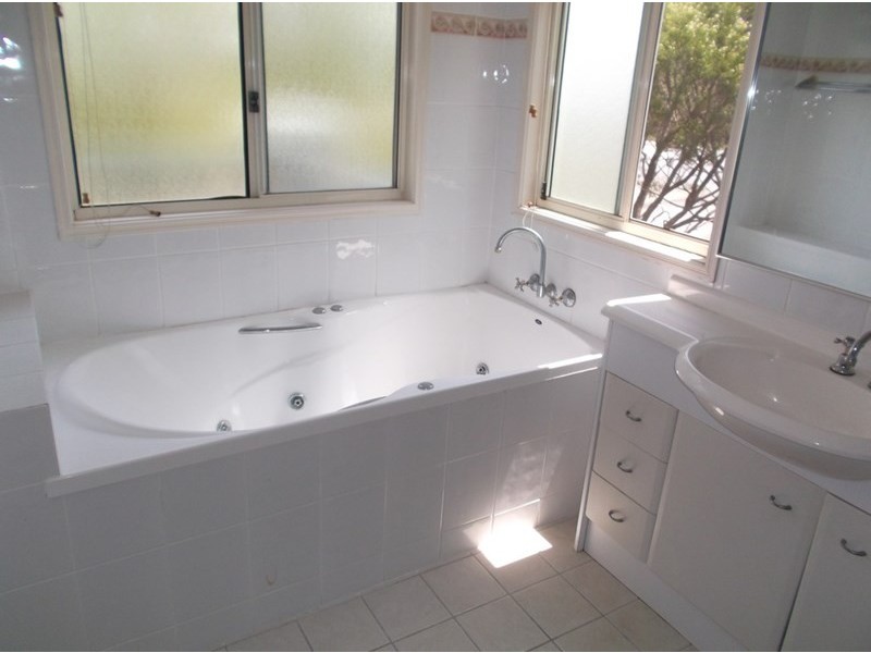 87/88-98 Limetree Parade, Runaway Bay QLD 4216