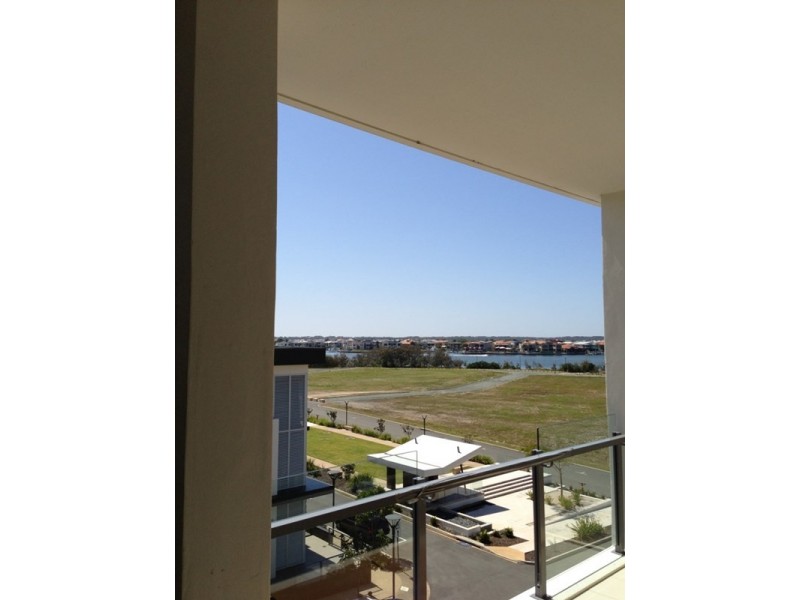 1404/1 Sunset Avenue, Paradise Point QLD 4216