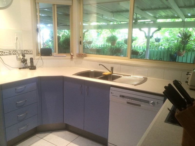 402 Pine Ridge Road, Coombabah QLD 4216