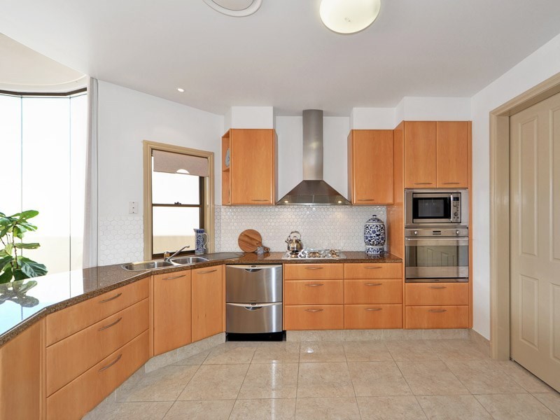 11a The Sovereign Mile, Paradise Point QLD 4216