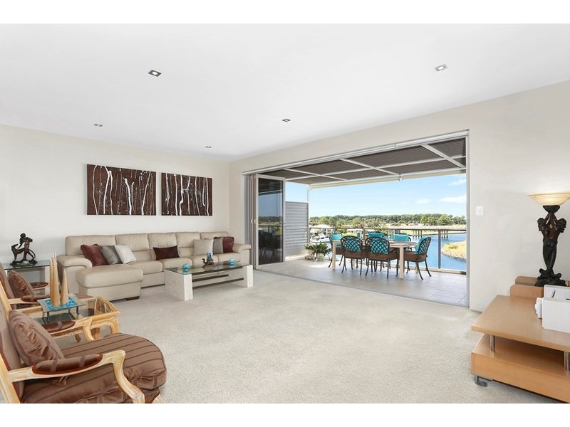 442/3 Pendraat Parade, Hope Island QLD 4212