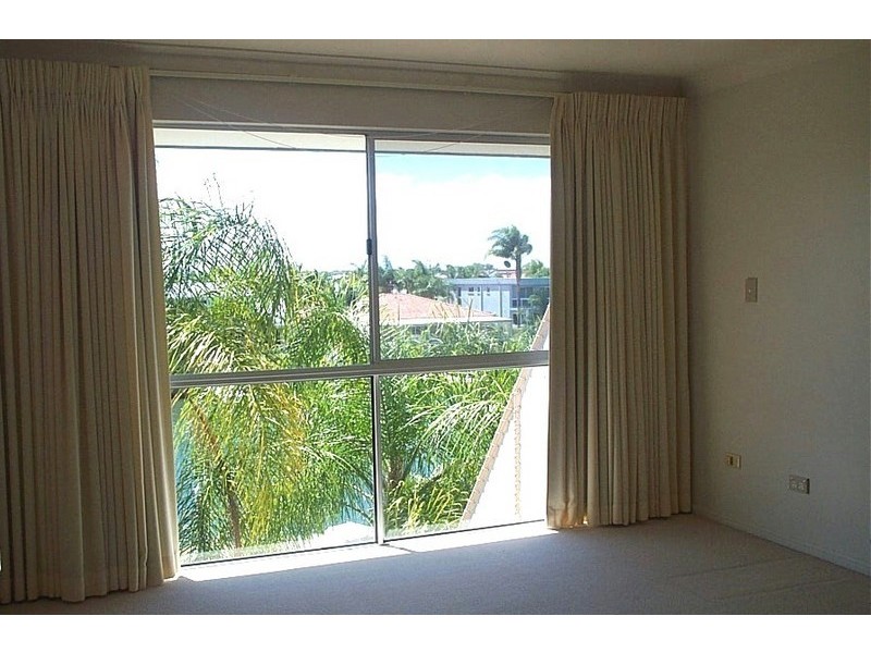 20/100 Morala Avenue, Runaway Bay QLD 4216