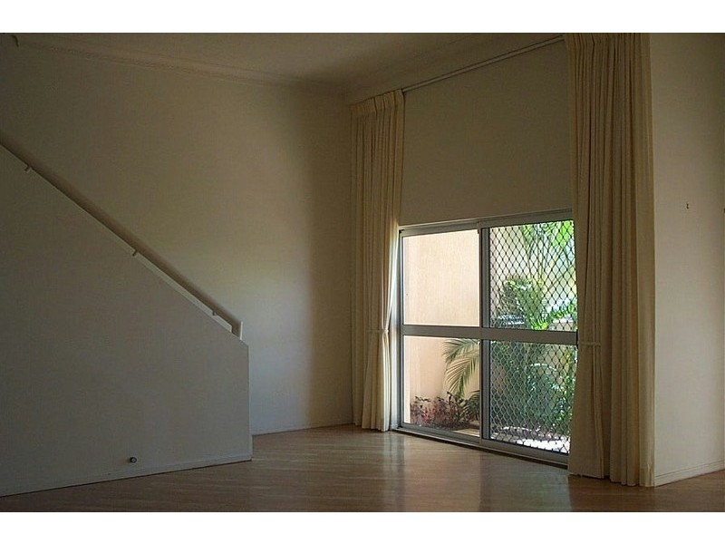 20/100 Morala Avenue, Runaway Bay QLD 4216