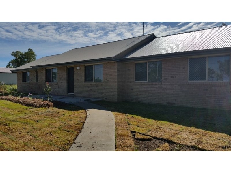 25 Hustons Place, Pirrinuan QLD 4405