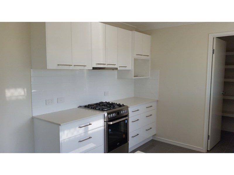 25 Hustons Place, Pirrinuan QLD 4405