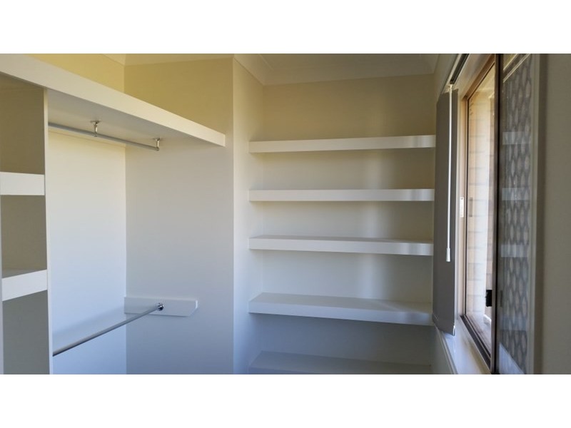 25 Hustons Place, Pirrinuan QLD 4405