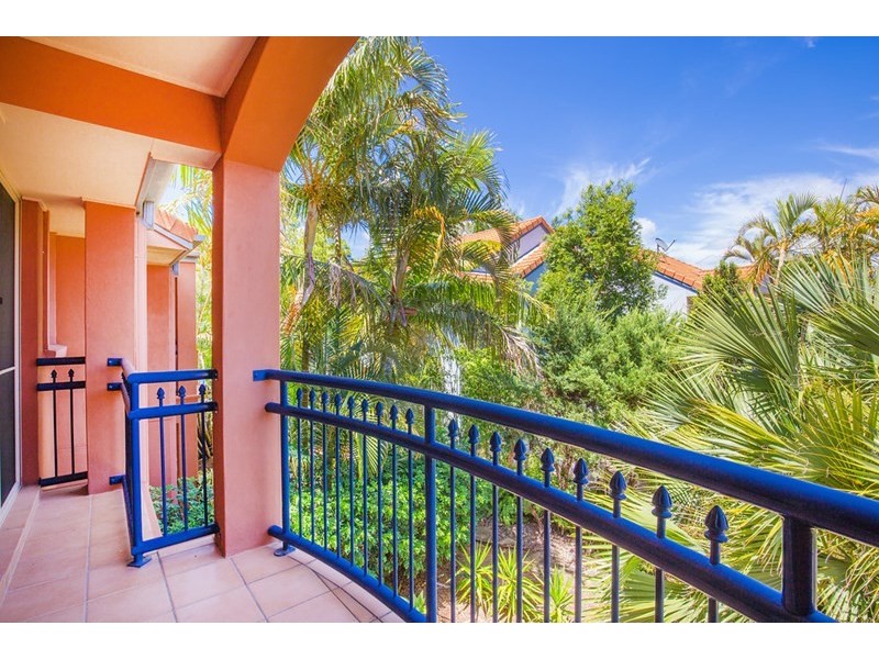 61 John Lund Drive, Hope Island QLD 4212