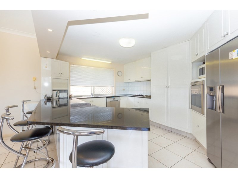 4 Saltbreeze Court, Runaway Bay QLD 4216
