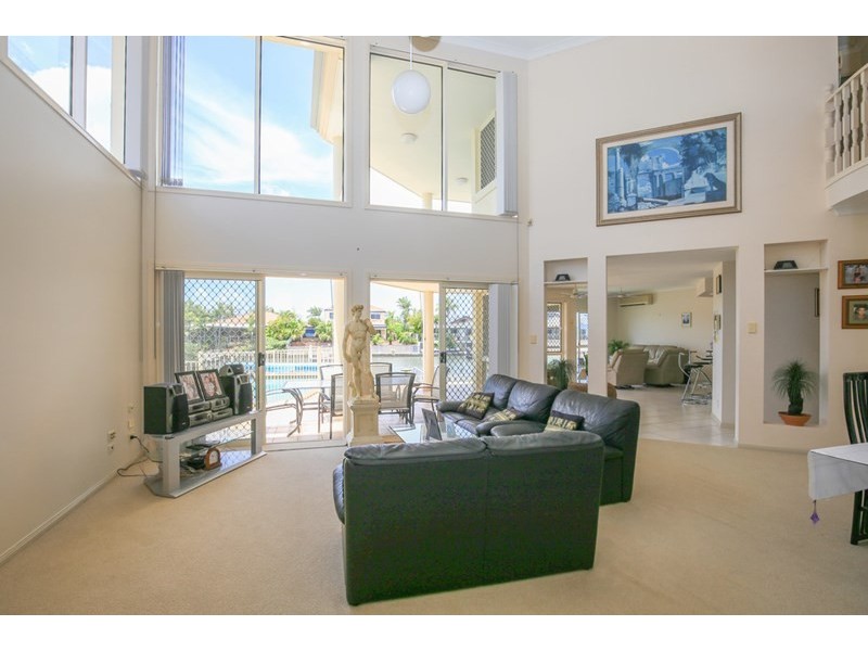 4 Saltbreeze Court, Runaway Bay QLD 4216