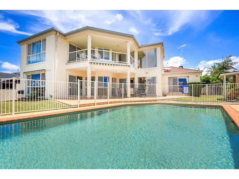 4 Saltbreeze Court, Runaway Bay QLD 4216
