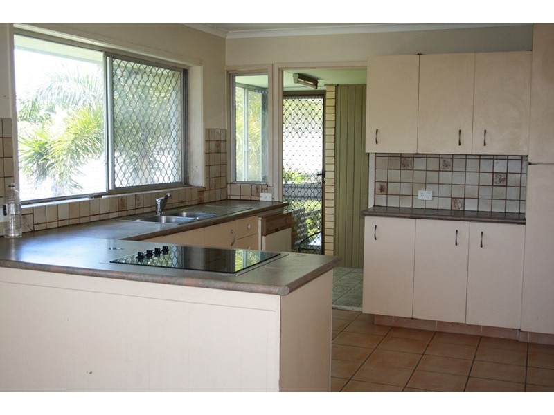 14 Kilmartin Esplanade, Biggera Waters QLD 4216