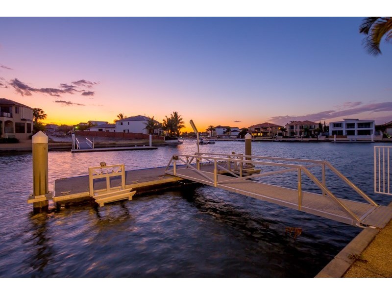 40-42 The Peninsula, Sovereign Islands QLD 4216