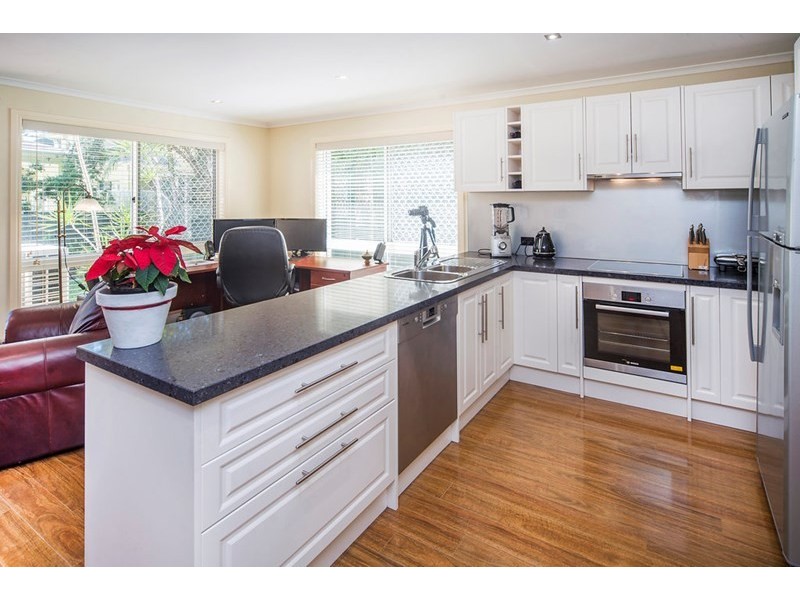 447 Pine Ridge Road, Runaway Bay QLD 4216