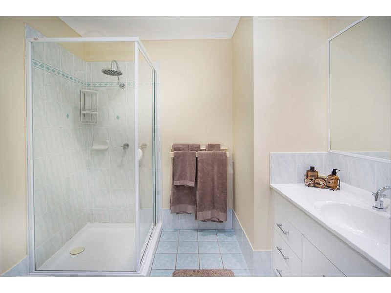 447 Pine Ridge Road, Runaway Bay QLD 4216