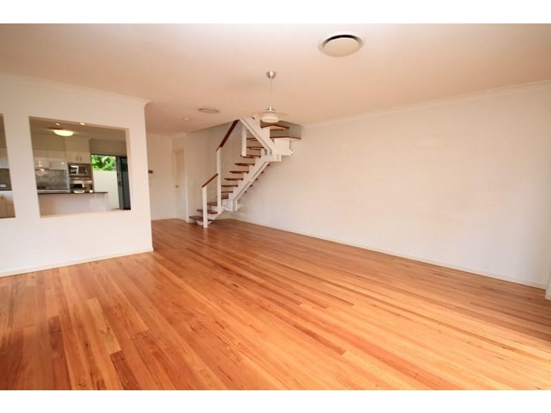 1/82 Slayter Avenue, Bundall QLD 4217