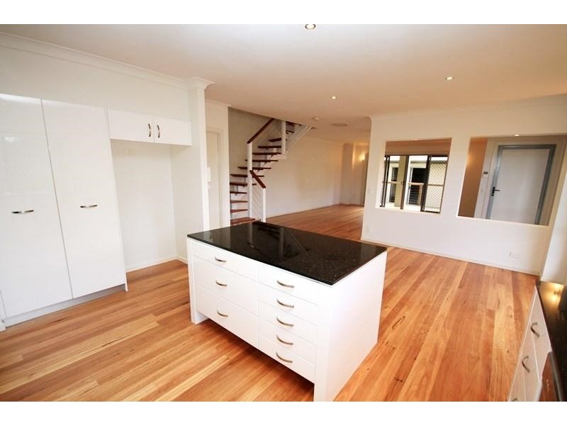 1/82 Slayter Avenue, Bundall QLD 4217