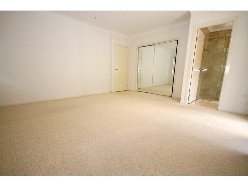 1/82 Slayter Avenue, Bundall QLD 4217