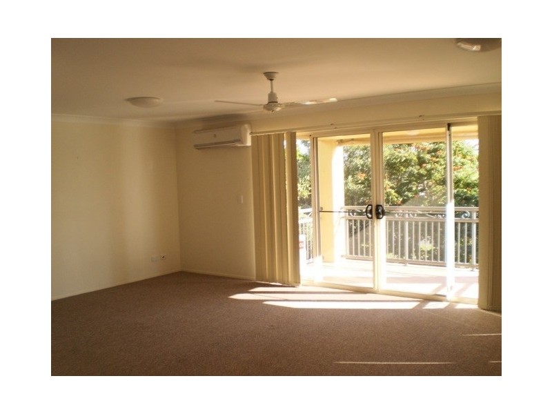 8/12 Oleander Avenue, Biggera Waters QLD 4216