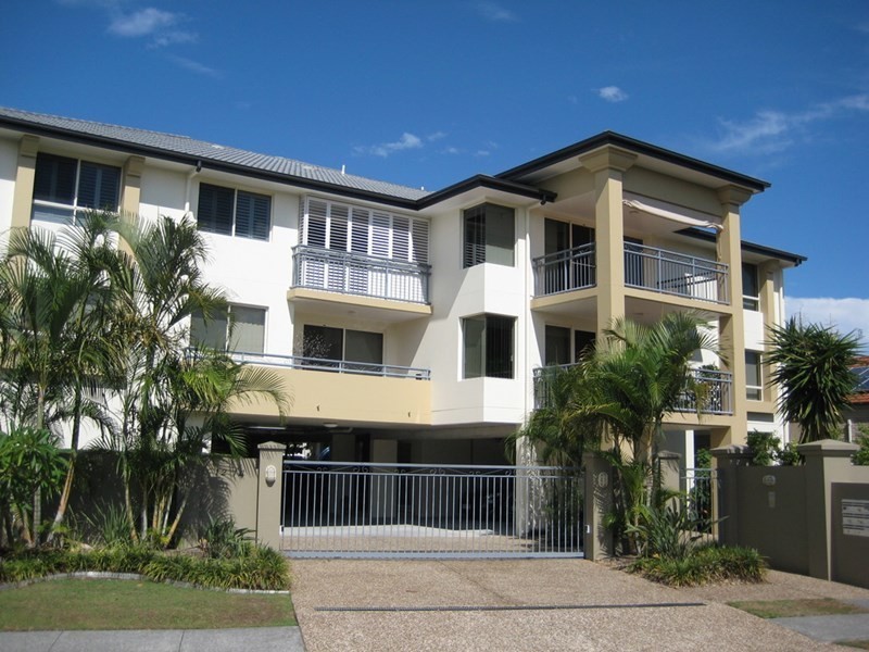 8/12 Oleander Avenue, Biggera Waters QLD 4216