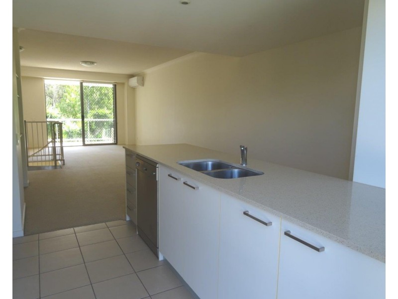 13/12-18 Bayview Street, Runaway Bay QLD 4216