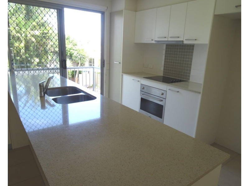 13/12-18 Bayview Street, Runaway Bay QLD 4216
