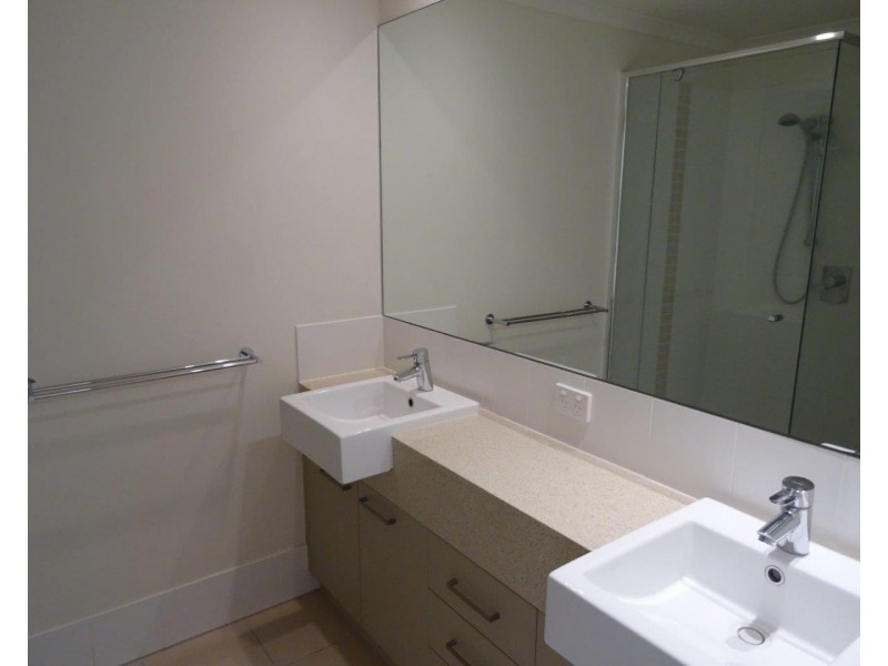 13/12-18 Bayview Street, Runaway Bay QLD 4216