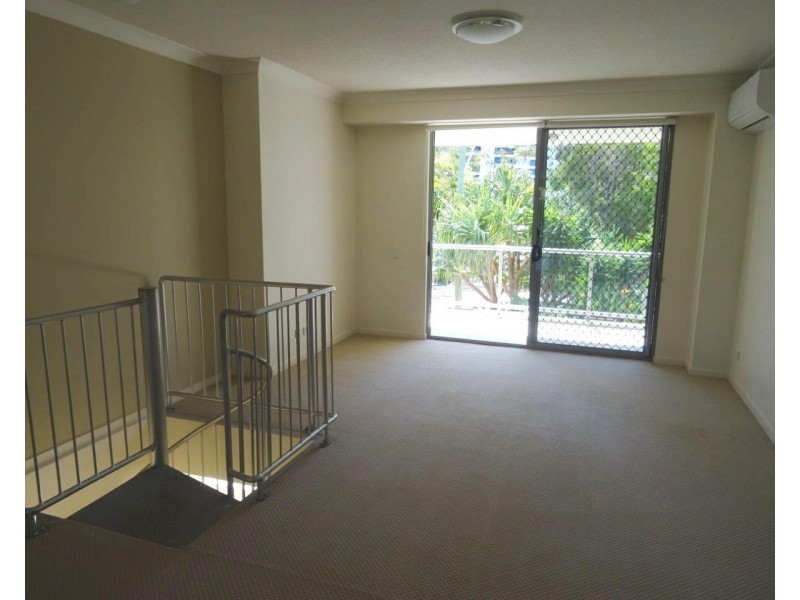 13/12-18 Bayview Street, Runaway Bay QLD 4216