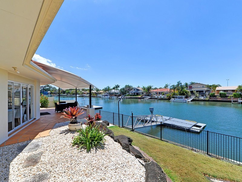 11 Pebble Beach Drive, Runaway Bay QLD 4216