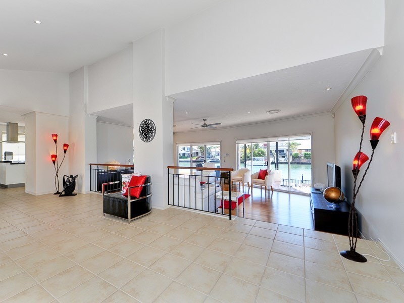 11 Pebble Beach Drive, Runaway Bay QLD 4216