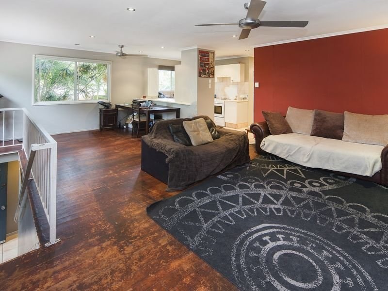 22 Bundarra Street, Coombabah QLD 4216