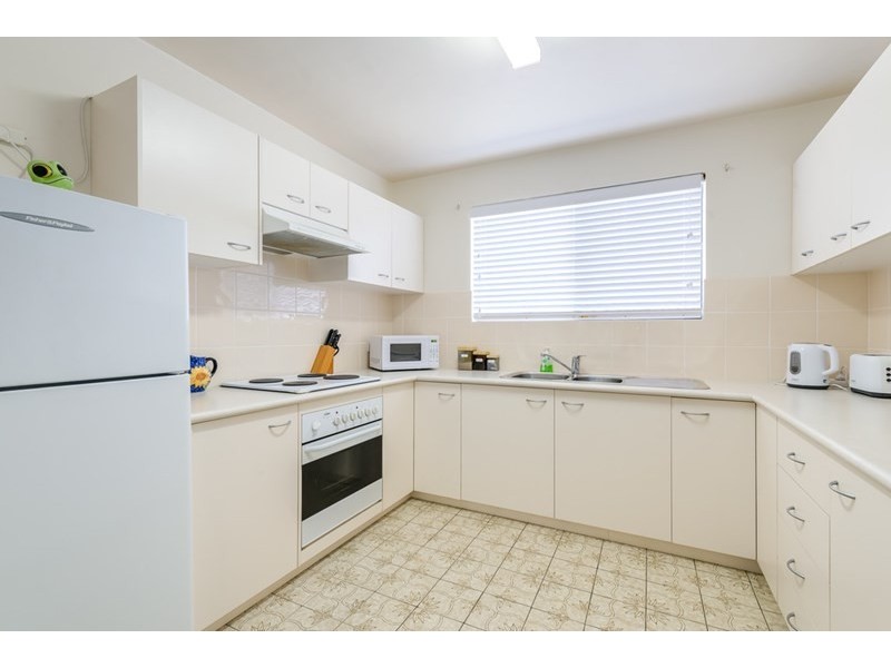 1/61 Bayview Street, Runaway Bay QLD 4216