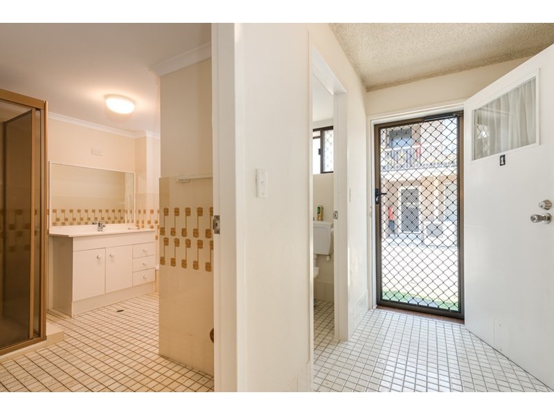 1/61 Bayview Street, Runaway Bay QLD 4216