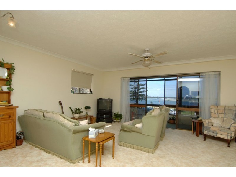 Labrador QLD 4215