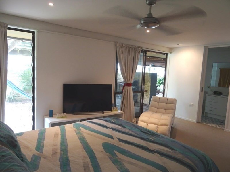 38 Markham Avenue, Runaway Bay QLD 4216