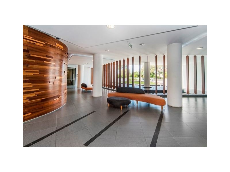 2202/1 Marina Promenade, Paradise Point QLD 4216