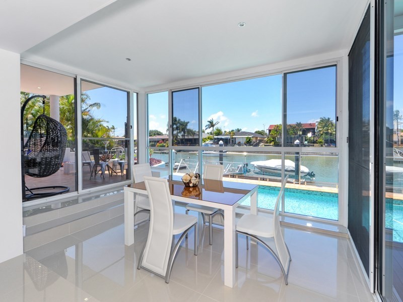 11 Seaspray Street, Paradise Point QLD 4216