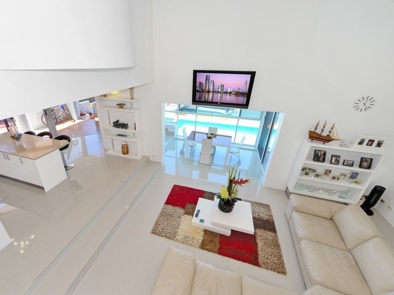 11 Seaspray Street, Paradise Point QLD 4216