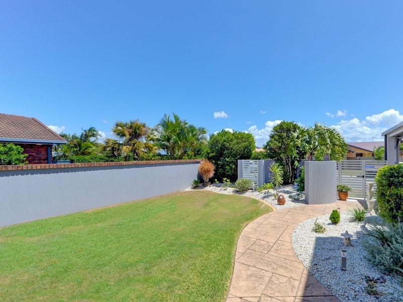 11 Seaspray Street, Paradise Point QLD 4216