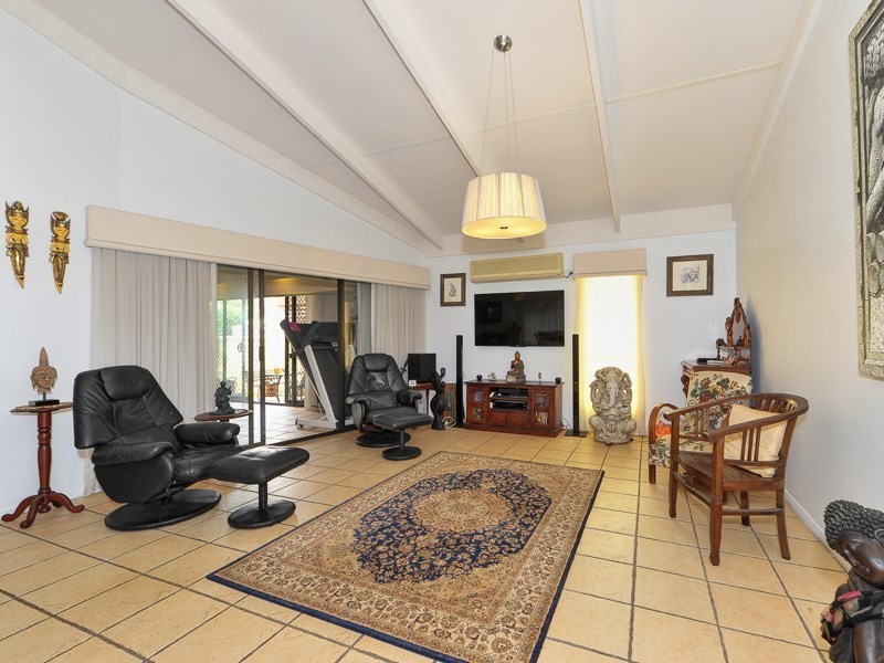 35 Annerley Avenue, Runaway Bay QLD 4216