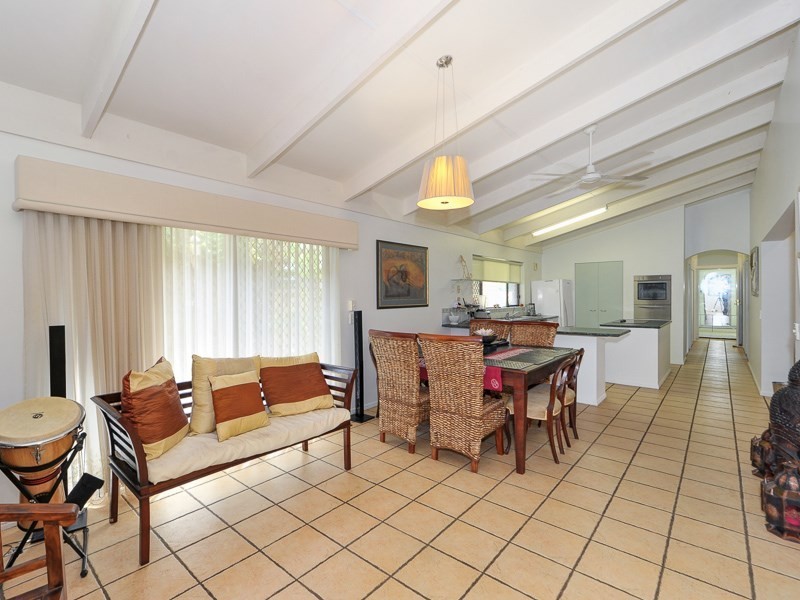35 Annerley Avenue, Runaway Bay QLD 4216