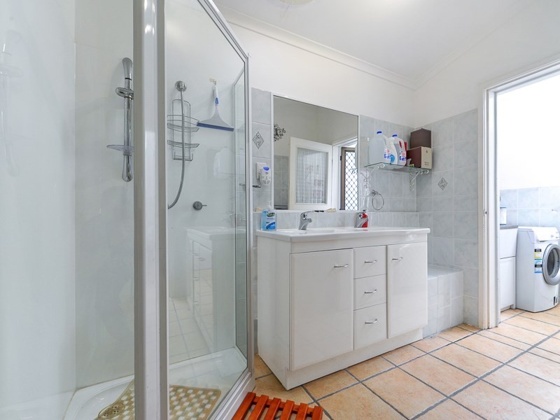 35 Annerley Avenue, Runaway Bay QLD 4216