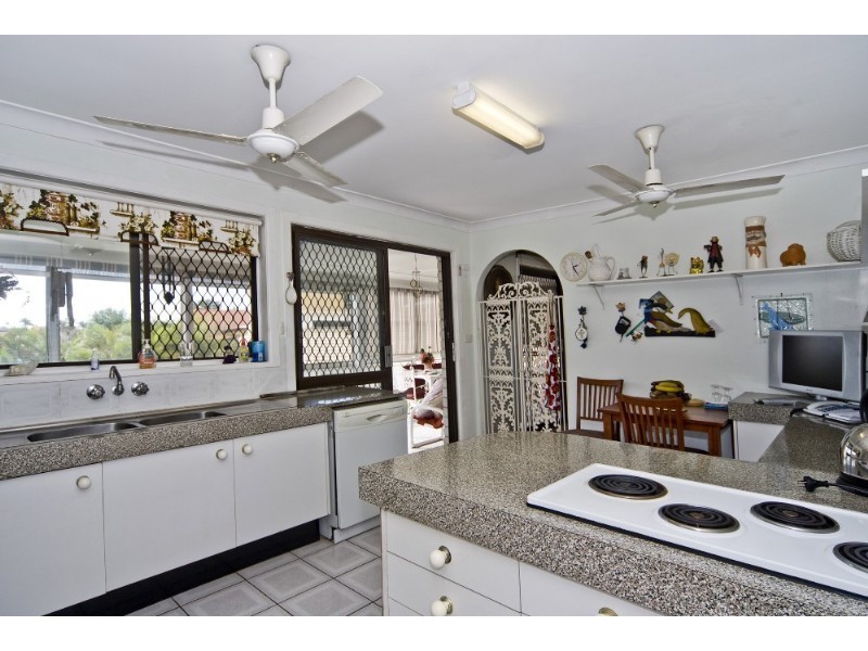 1 Jennifer Avenue, Runaway Bay QLD 4216