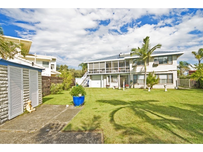 1 Jennifer Avenue, Runaway Bay QLD 4216