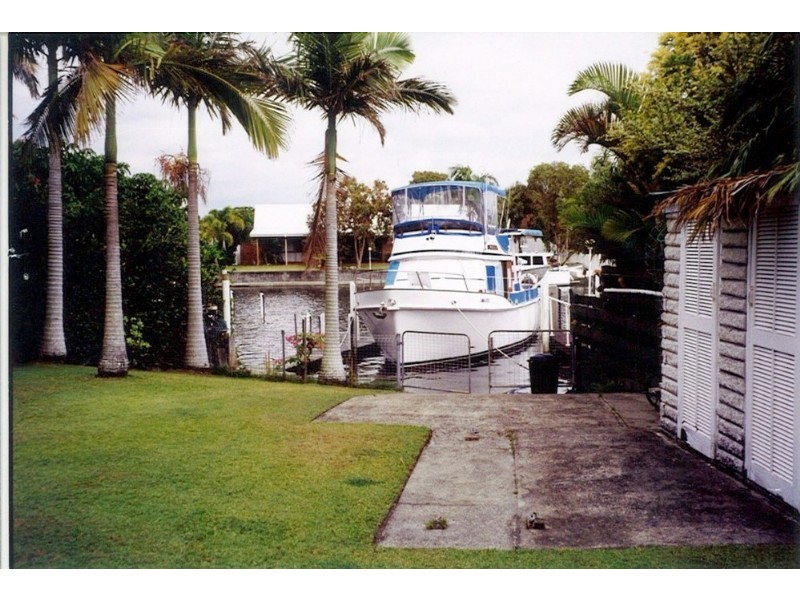 1 Jennifer Avenue, Runaway Bay QLD 4216