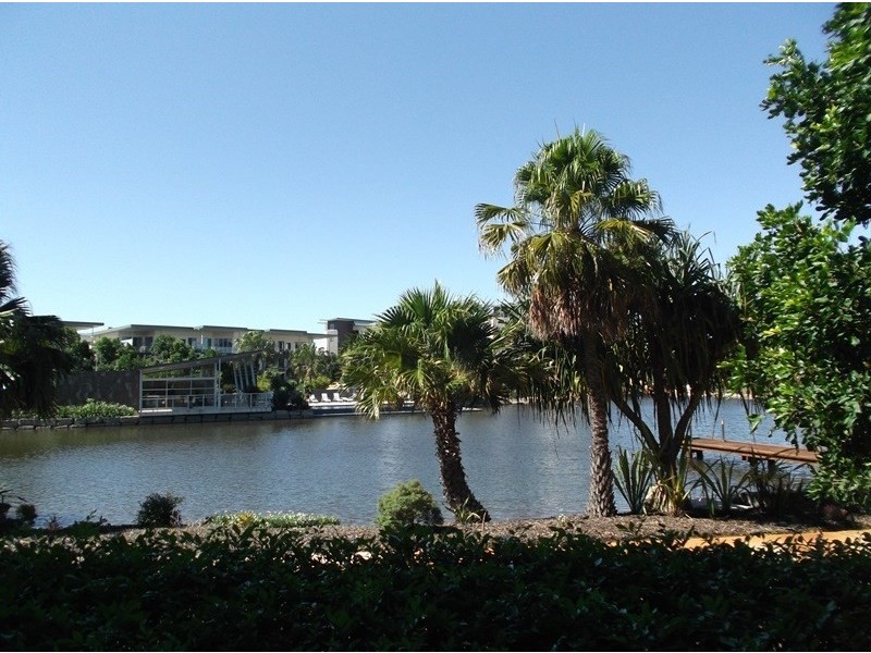 317/3 Pendraat Parade, Hope Island QLD 4212